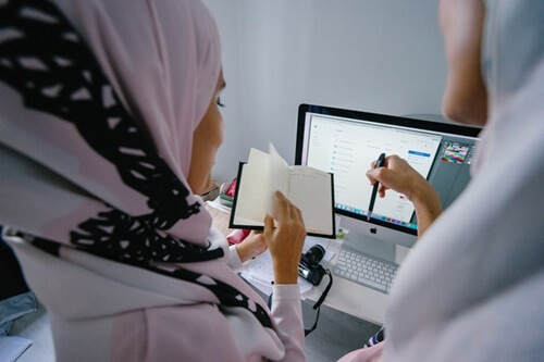 Usaha Islam Menentukan Strategi yang Tepat dan Halal