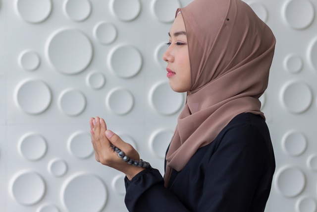 Mujarab! Doa Diberi Keselamatan Dunia dan Akhirat Serta Waktu Terbaik Untuk Mengamalkannya Doa Diberi Keselamatan Dunia dan Akhirat