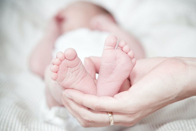 arti mimpi melahirkan anak laki laki