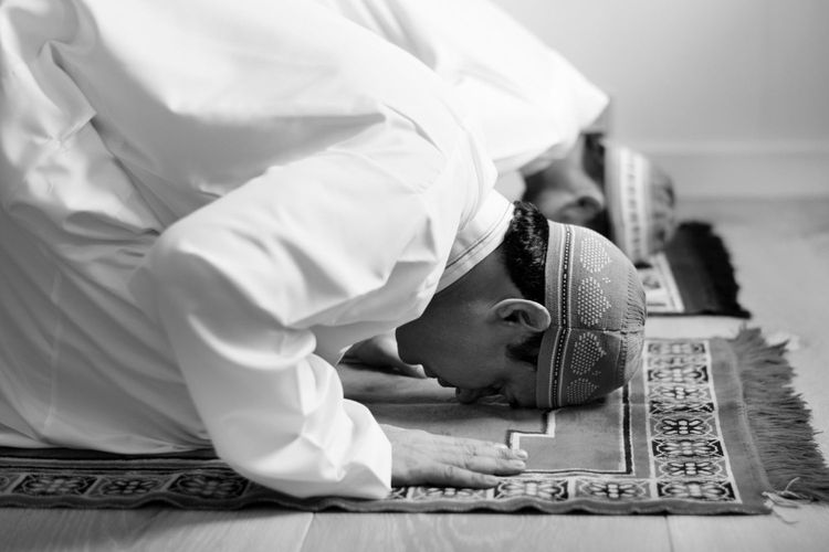 Hukum melakukan tuma'ninah