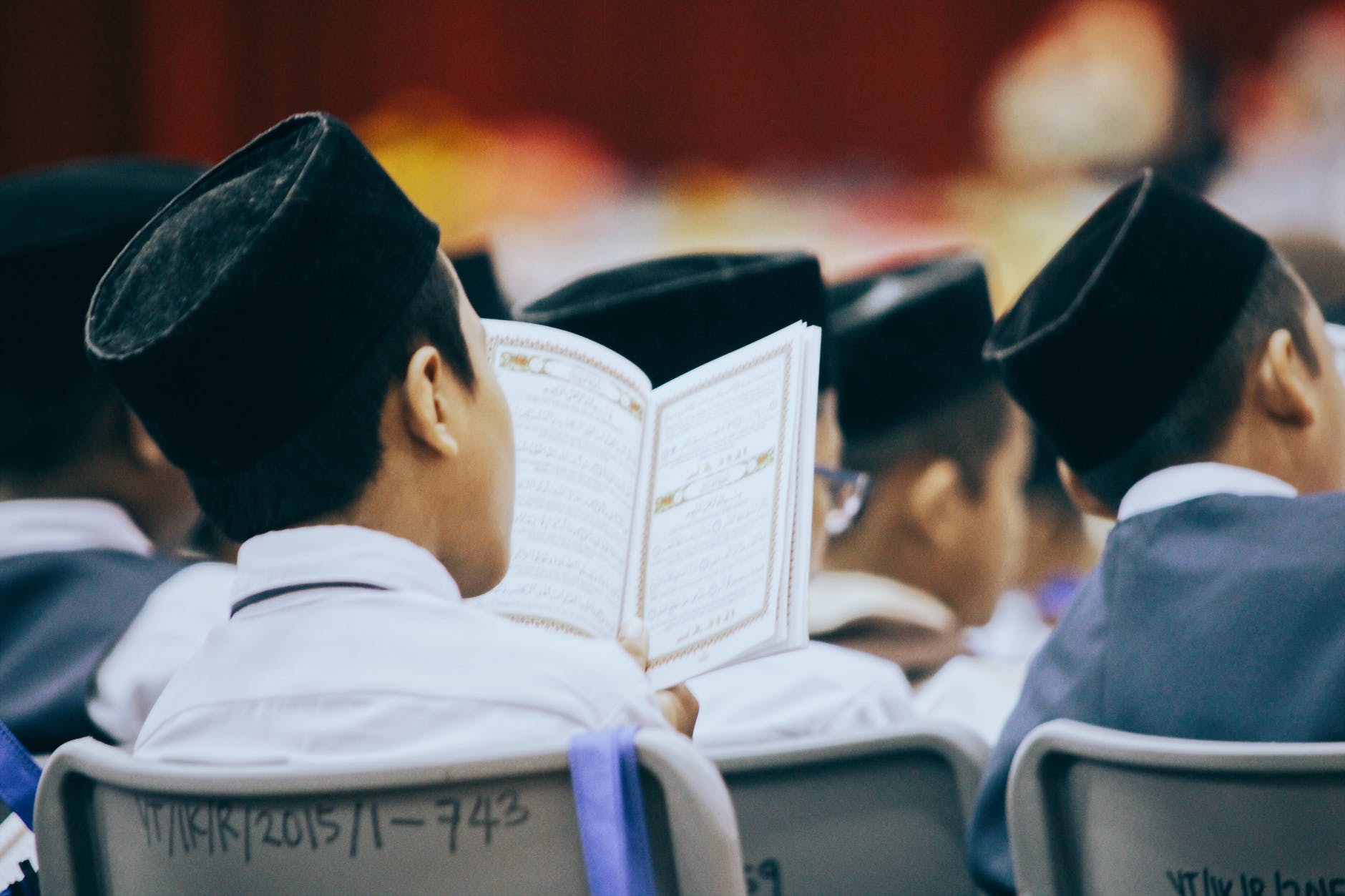 Menuntut ilmu