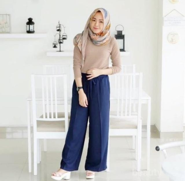 Biru Dongker Cocok dengan Warna Apa