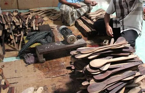 Wirausaha Kerajinan Bahan Limbah adalah