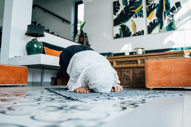Apa itu Sujud Sahwi, Dalil, Tata Cara dan Bacaannya Muslim Wajib Tahu apa itu sujud sahwi