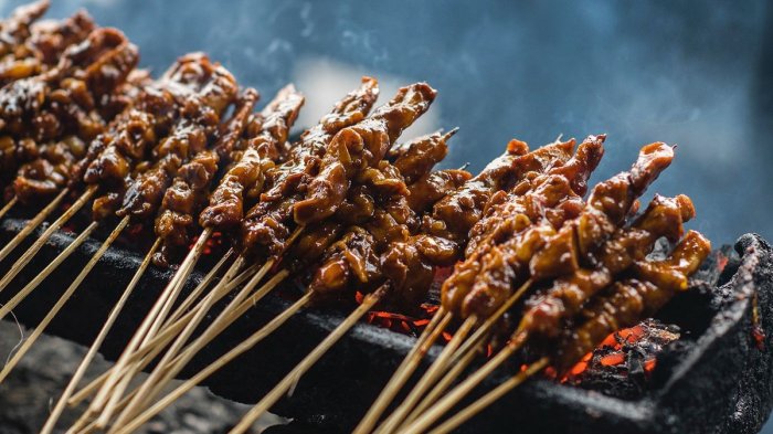 Hukum Bakar Ikan di Tahun Baru
