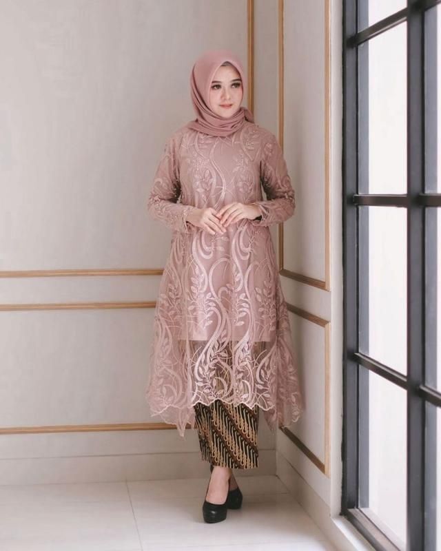 15 Model Kebaya Modern Hijab untuk Orang Gemuk, Jadi Ramping