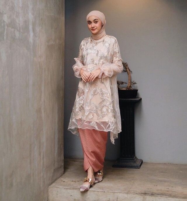 15 Model Kebaya Modern Hijab untuk Orang Gemuk, Jadi Ramping