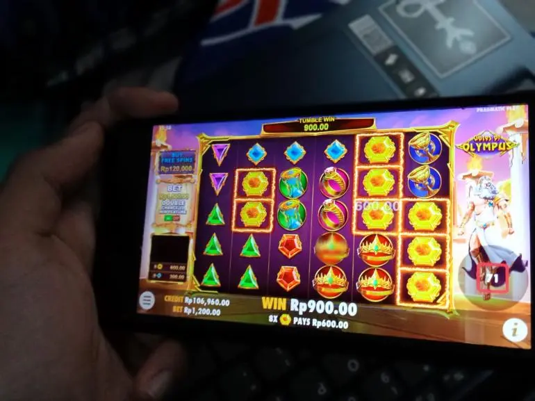 Slot