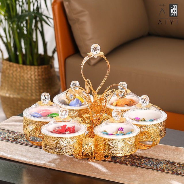 Toples Kue Lebaran Fancy dengan Sedikit Kilauan Emas 