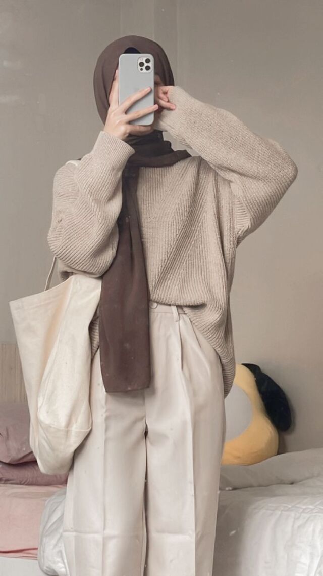 Casual Dengan OOTD Hoodie Hijab Celana Baggy Pants