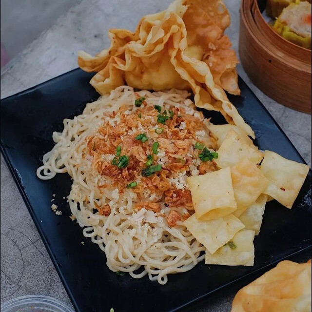 Mie Suit 