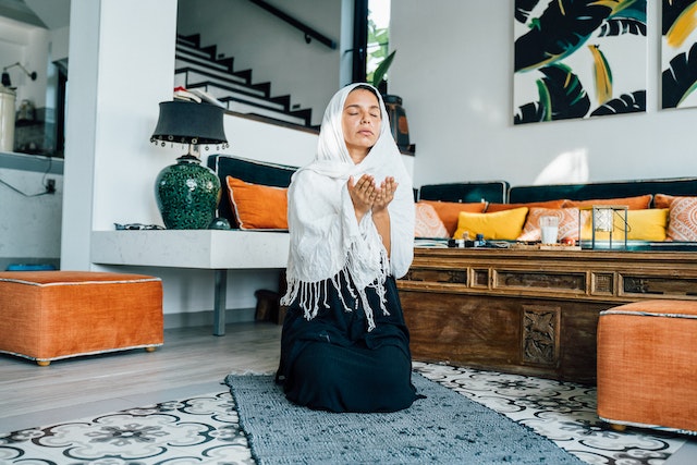 Kumpulan Doa Sesudah Sholat Fardhu yang Pendek