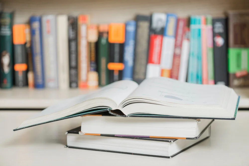 Cara Menulis Daftar Pustaka Nama Pengarang 2 Orang atau Lebih, Simak Contohnya! cara menulis daftar pustaka nama pengarang 2 orang