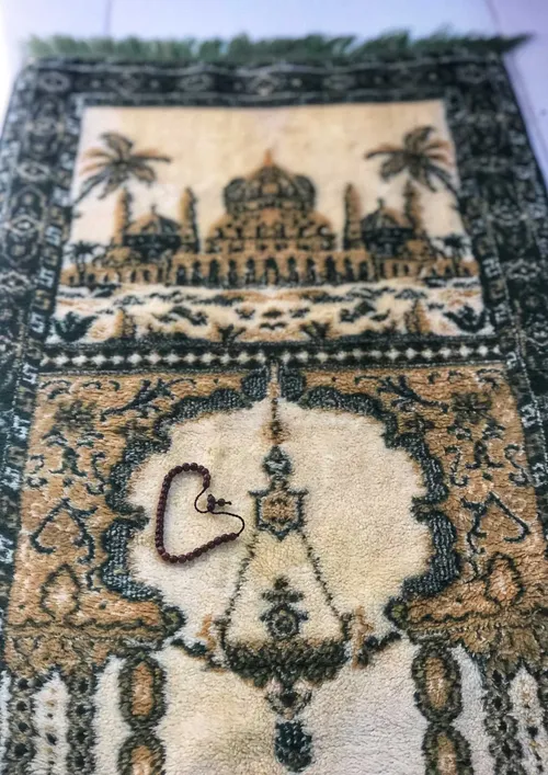 gambar sajadah dan tasbih aesthetic