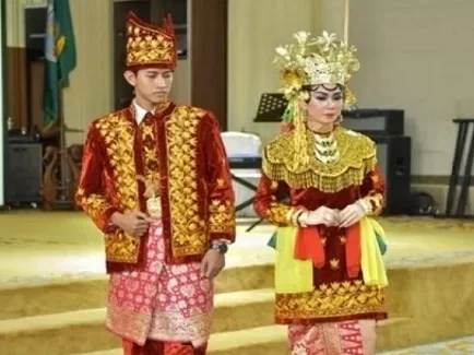 pakaian adat indonesia lengkap