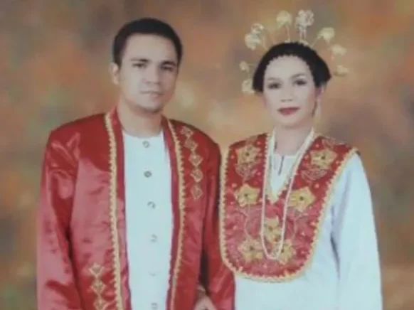 pakaian adat indonesia lengkap