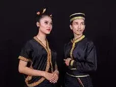 pakaian adat indonesia lengkap