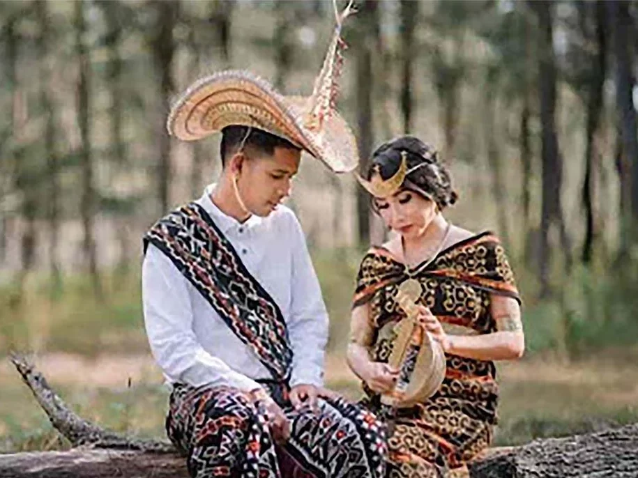 pakaian adat indonesia lengkap