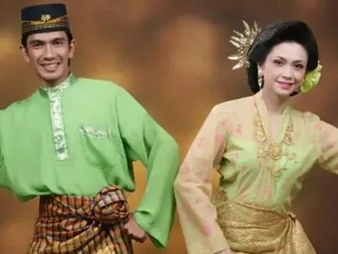 pakaian adat indonesia lengkap