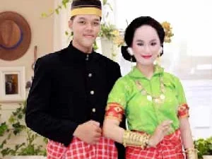 pakaian adat indonesia lengkap