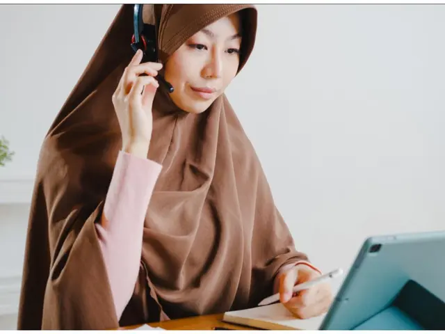 10 Pekerjaan untuk Ibu Rumah Tangga yang Bisa Bikin Gaji Tetap! pekerjaan ibu rumah tangga