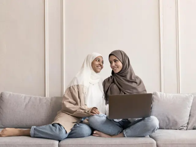 10 Pekerjaan untuk Ibu Rumah Tangga yang Bisa Bikin Gaji Tetap! pekerjaan ibu rumah tangga