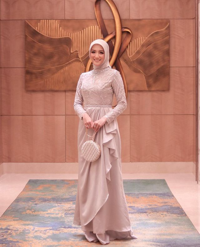 Tampil Elegan dengan 10 List Model Baju Brokat Gamis Tampil sebagai Bridesmaid? Pakai Gamis Juga Bisa