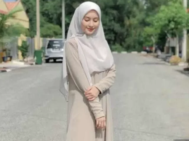 10 Inspirasi Model Baju Gamis Terbaru Stylish dan Keren 10 Inspirasi Model Baju Gamis Terbaru Stylish dan Keren
