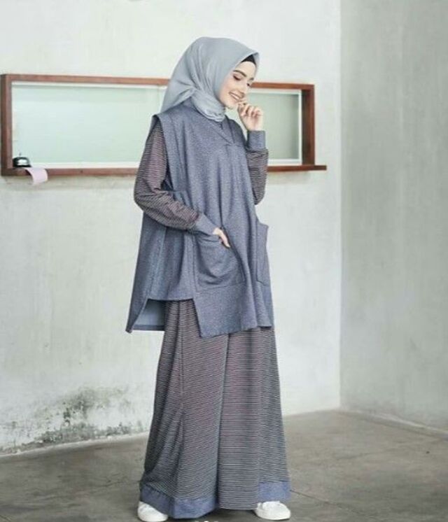 Gamis dengan Rompi Panjang? Unik 