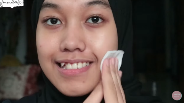 scarlett whitening acne essence toner