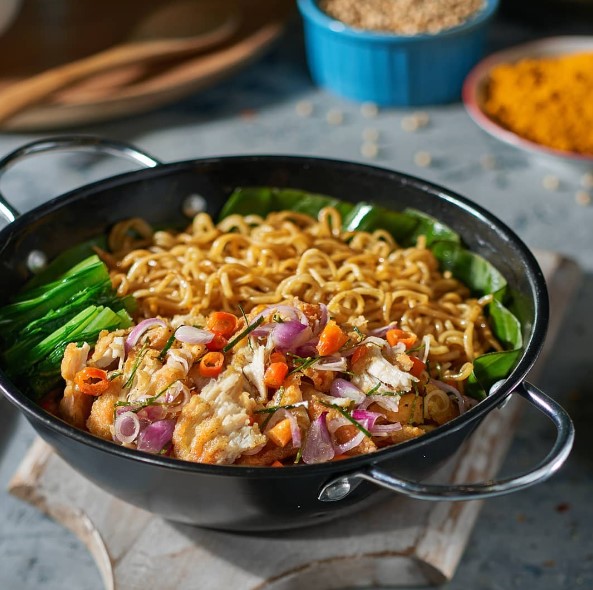 Five Minutes Cafe Warmindo Surabaya