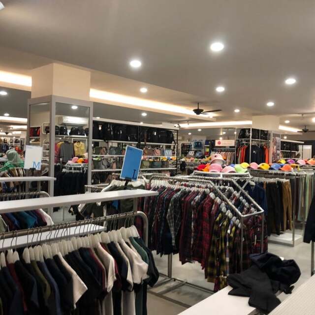 Outlet Biru Grosit Pakaian