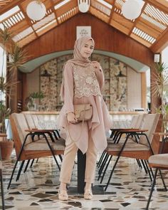 22 OOTD Kondangan yang Casual & Simpel Bikin Berkesan! OOTD