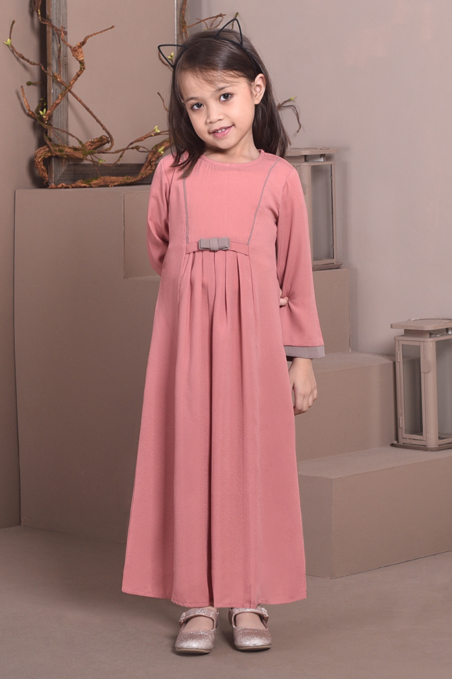 Bergaya Abaya Juga Cocok! 