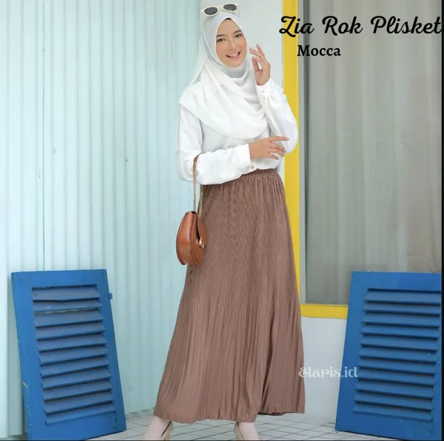 12 OOTD Bukber Hijab Rok Elegan, Pancarkan Kecantikanmu ootd bukber rok hijab