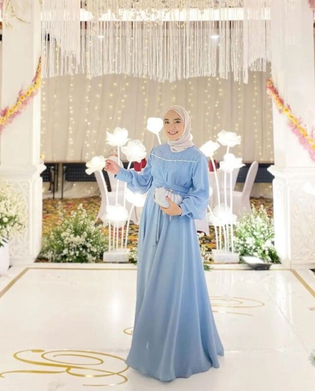 7 Model Baju Gamis Brokat Lengan Balon, Mewah dan Gorgeous Gamis Sederhana dengan Sedikit Brokat juga Berkilau