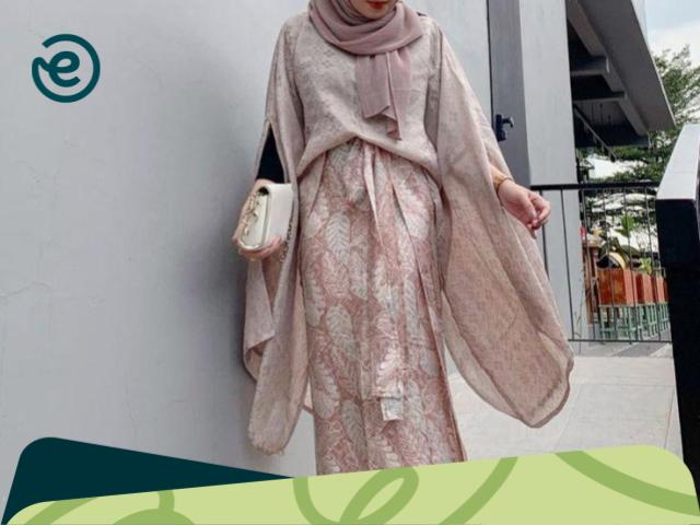 8 Model Baju Gamis Batik Kombinasi Kain Polos untuk Wanita Terbaru