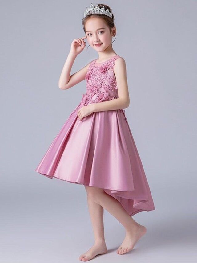 Gown Sleeveless Pink dengan Brokat Bunga