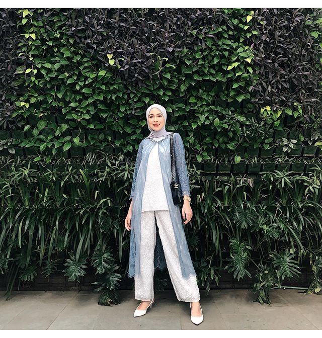 22 OOTD Kondangan yang Casual & Simpel Bikin Berkesan! 22 OOTD Kondangan yang Casual & Simpel Bikin Berkesan!