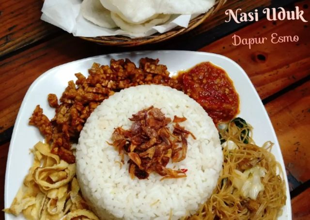 12+ Resep Nasi Uduk untuk Jualan yang Gurih & Nikmat Resep nasi uduk yang nikmat