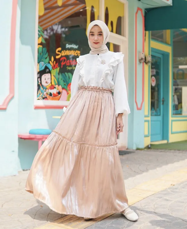 12 OOTD Bukber Hijab Rok Elegan, Pancarkan Kecantikanmu ootd bukber rok hijab