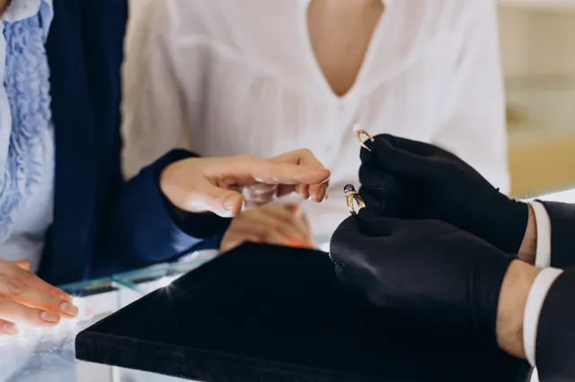 8 Cara Menjual Emas Agar Bisa Profit Maksimal!