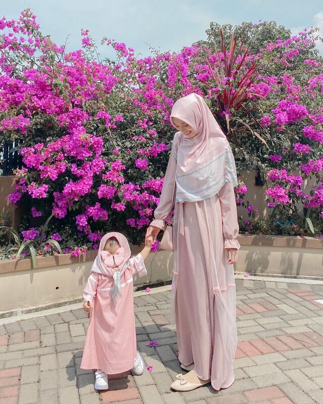 Kembaran Cantik Sama Bunda 