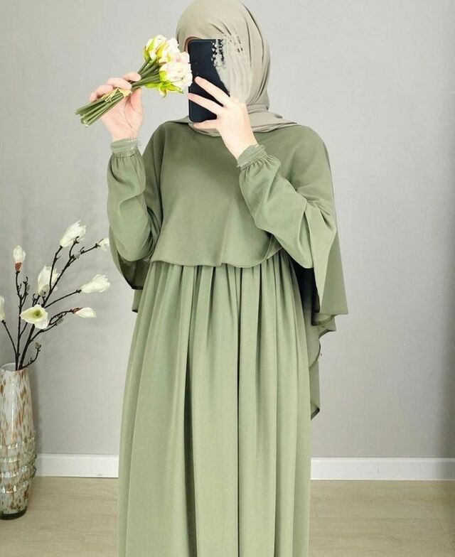 Model Cape Panjang Cantik dan Memberi Efek “Berkibar”