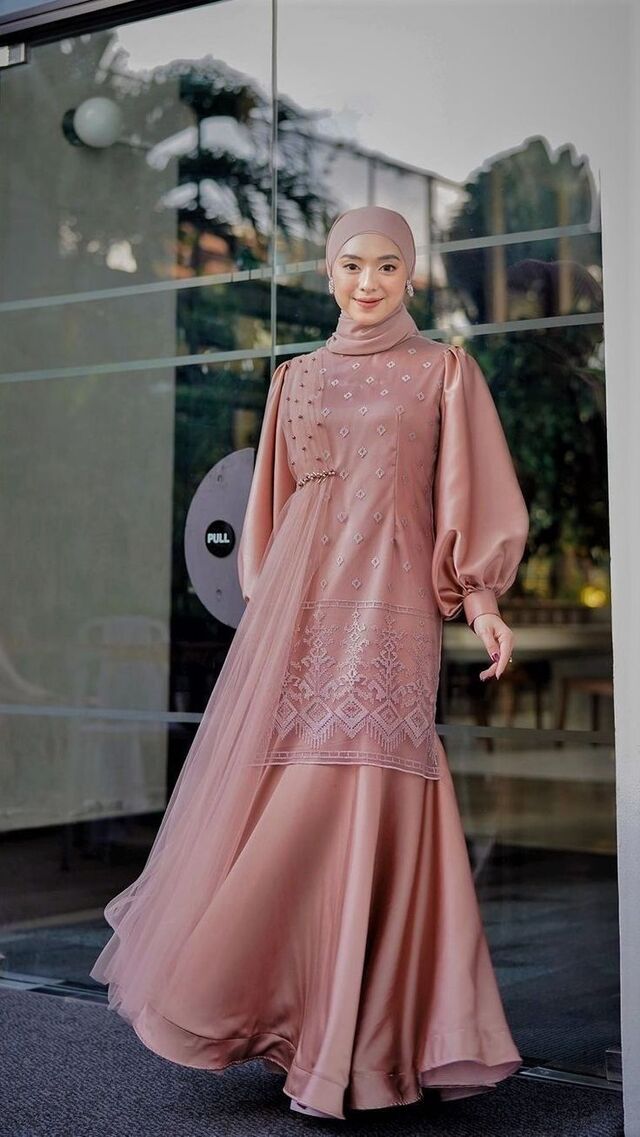 Tampil Elegan dengan 10 List Model Baju Brokat Gamis Model baju brokat gamis
