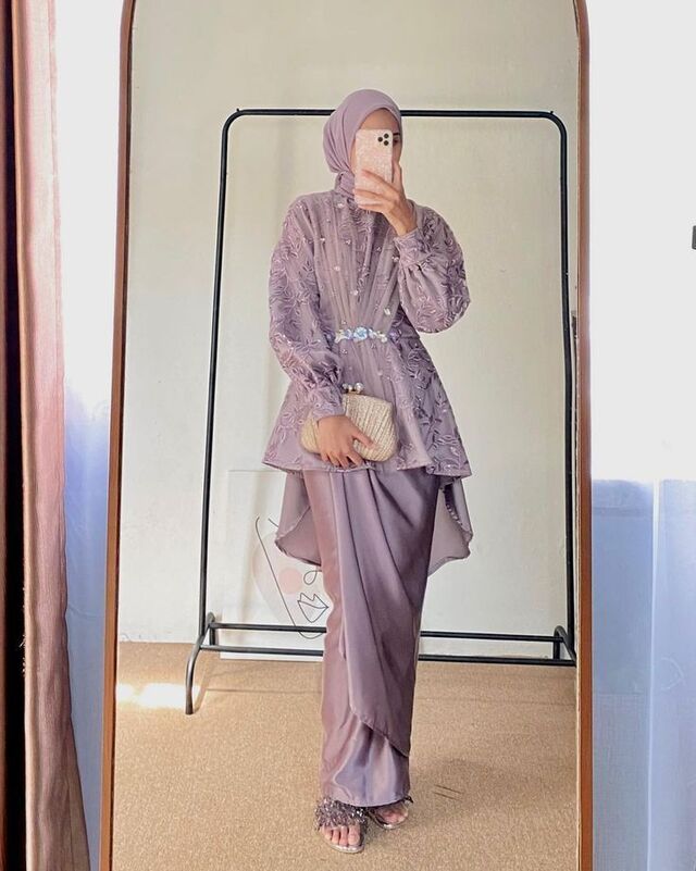 Tampil Elegan dengan 10 List Model Baju Brokat Gamis Gamis Duyung dengan Warna Pastel Ungu
