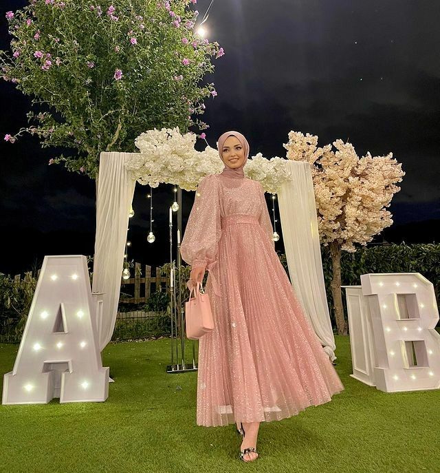 7 Model Baju Gamis Brokat Lengan Balon, Mewah dan Gorgeous Manik-Manik di Seluruh Pakaian Cocok untuk Pesta Malam Hari