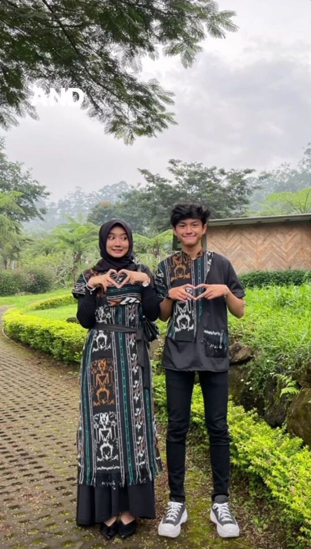 Gamis Ethnic Model Apron, Melokal tapi Tetap Chic 