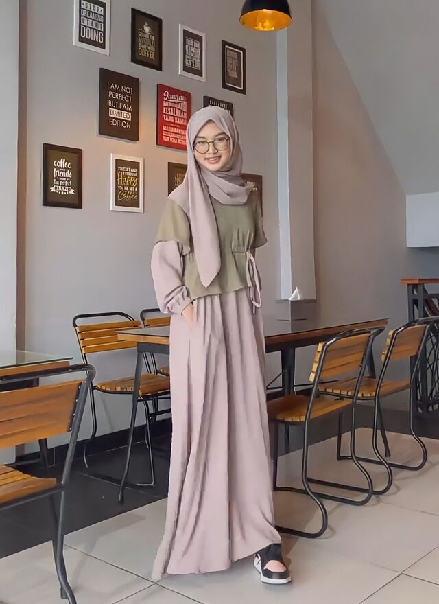 Gamis Ruffle Cocok untuk Daily Activity 
