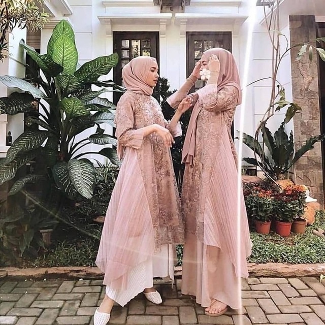 Model Gamis Brokat 